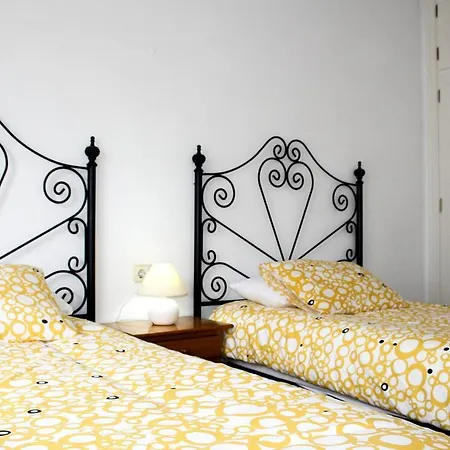 فيلة Manuela By Buenavilla *